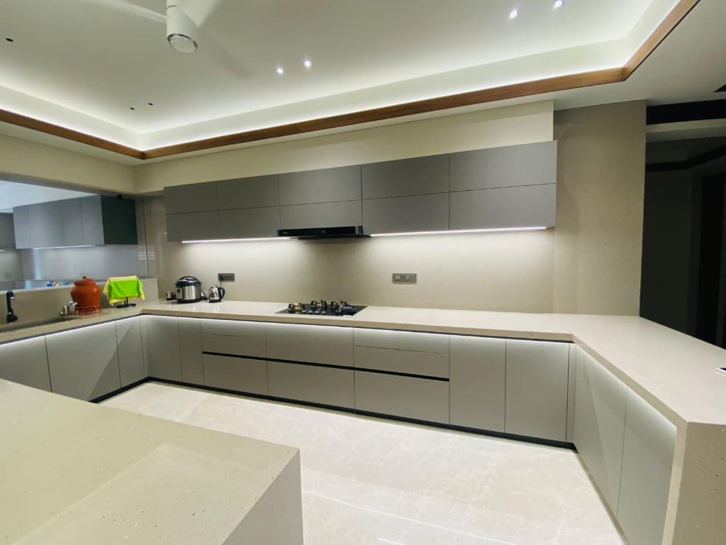 Modern Open Kitchen - Image 3